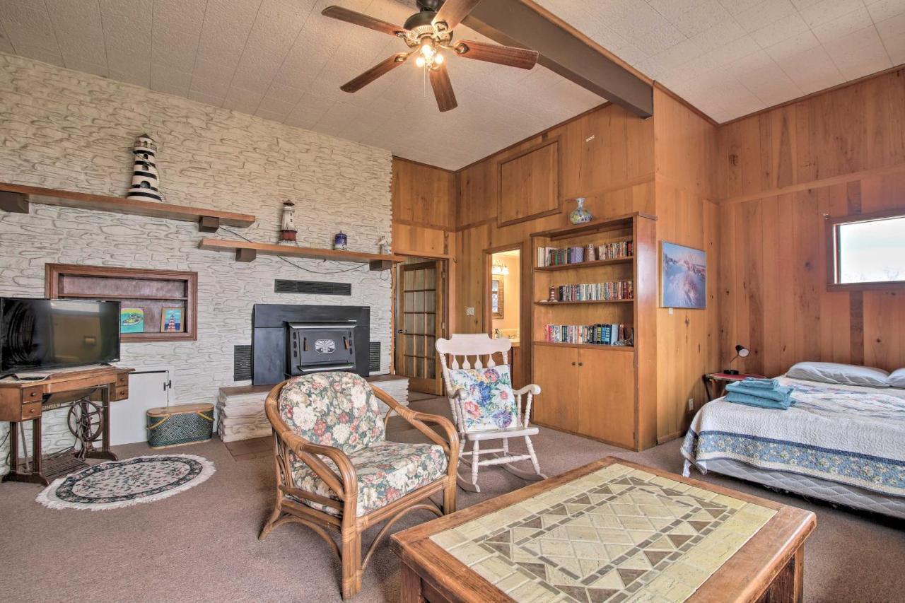 Rustic Lake Buchanan Hideaway With Game Room And Grill Tow Exterior photo