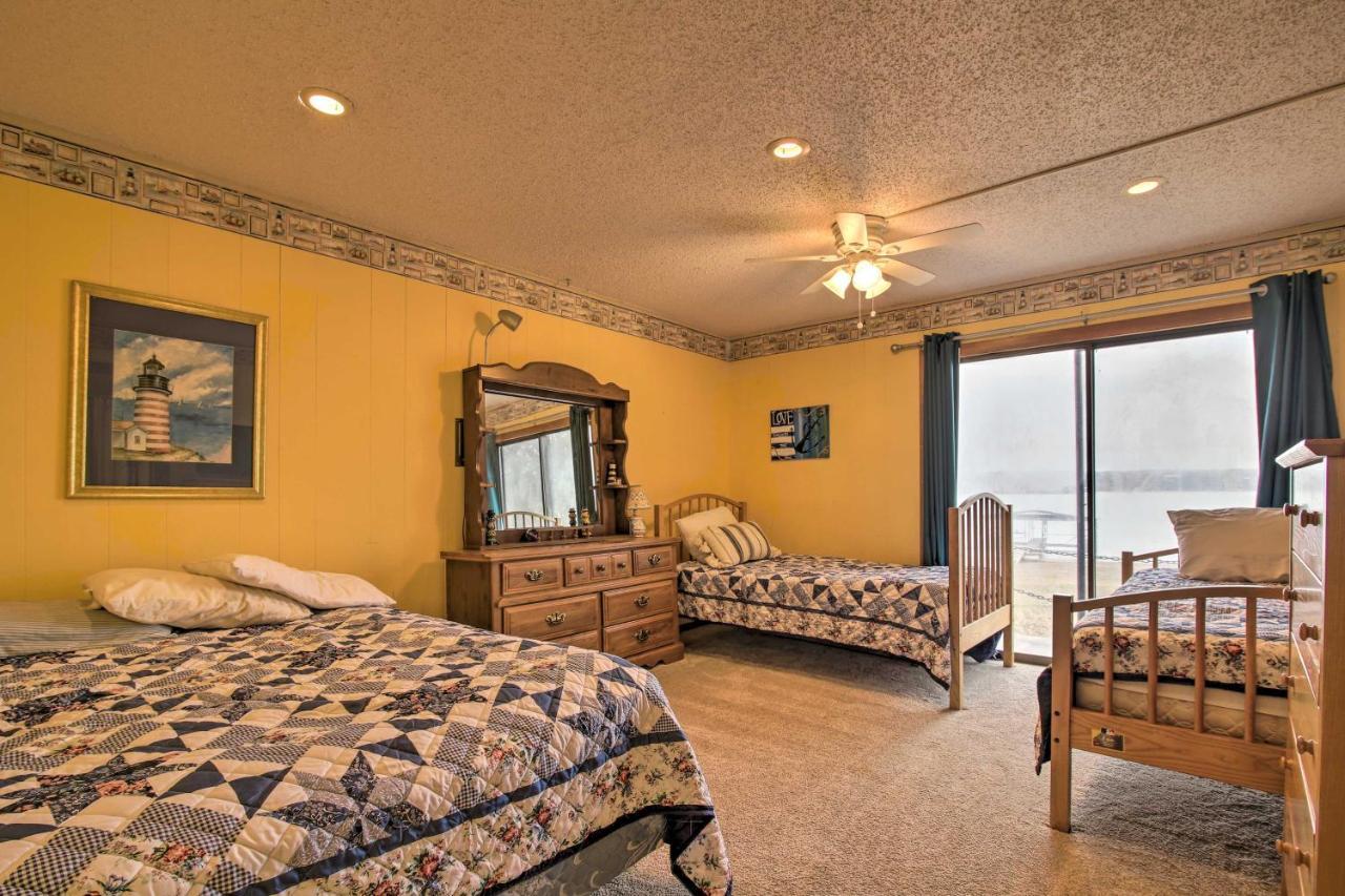 Rustic Lake Buchanan Hideaway With Game Room And Grill Tow Exterior photo